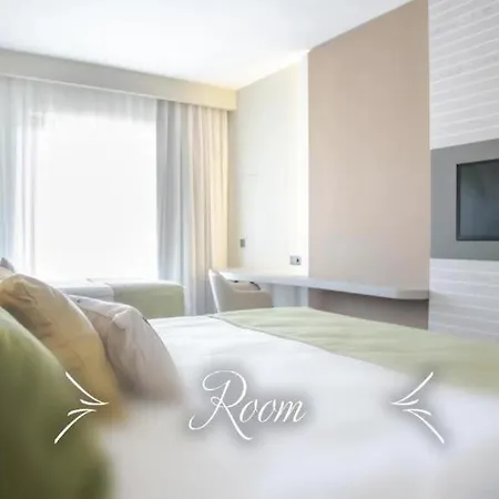 Otel Square 4*